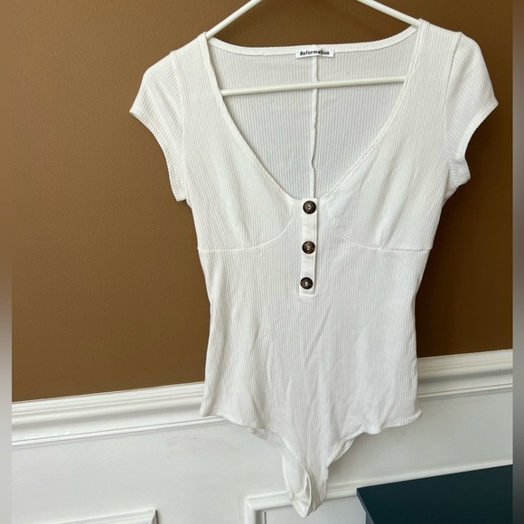 REFORMATION Marten Ivory Ribbed Bodysuit Large Closet Staple Capsule Wardrobe - Picture 7 of 12